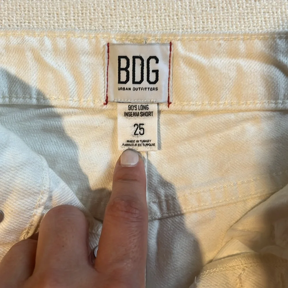 BDG 90’s long  short Bermuda denim white high waisted shorts 25 Urban Outfitters